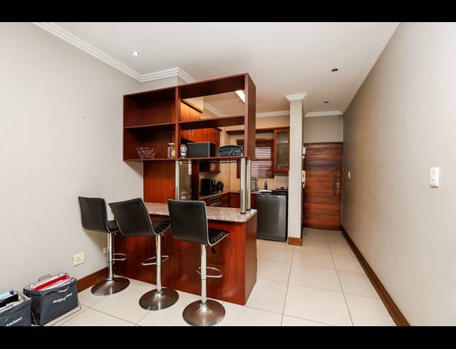 2 BEDROOM APARTMENT FOR SALE IN UMHLANGA RIDGE